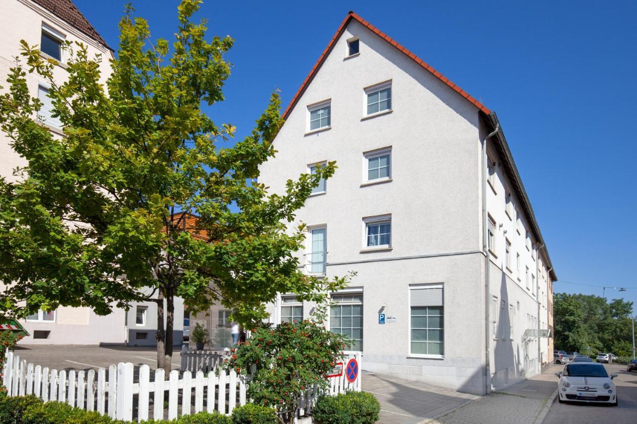 Relax Hotel & Spa Stuttgart Bagian luar foto