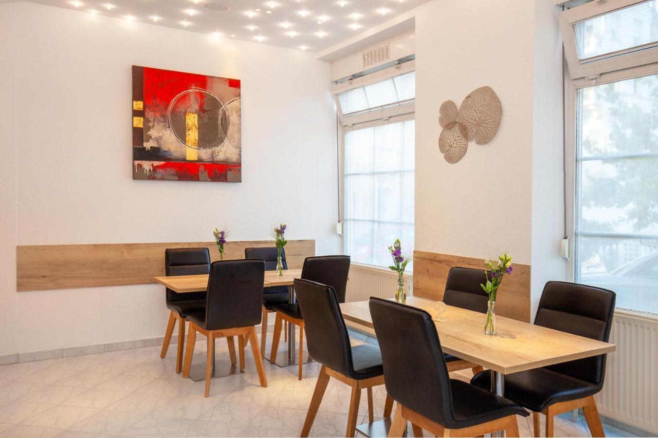 Relax Hotel & Spa Stuttgart Bagian luar foto